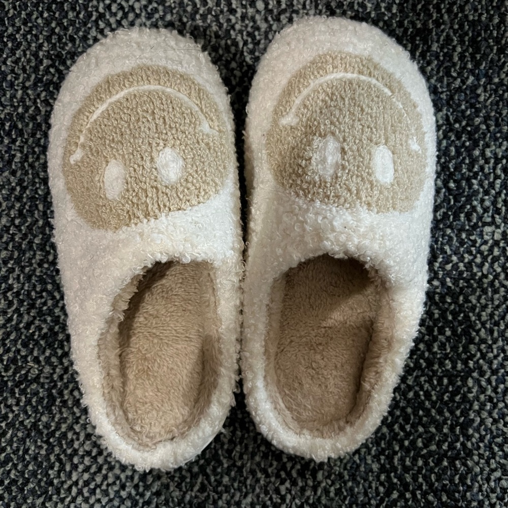 Cozy Cream Smiley Face Slippers